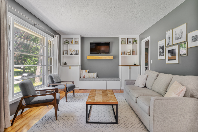 2425 Cavell Ave S - Photo 3 of 20