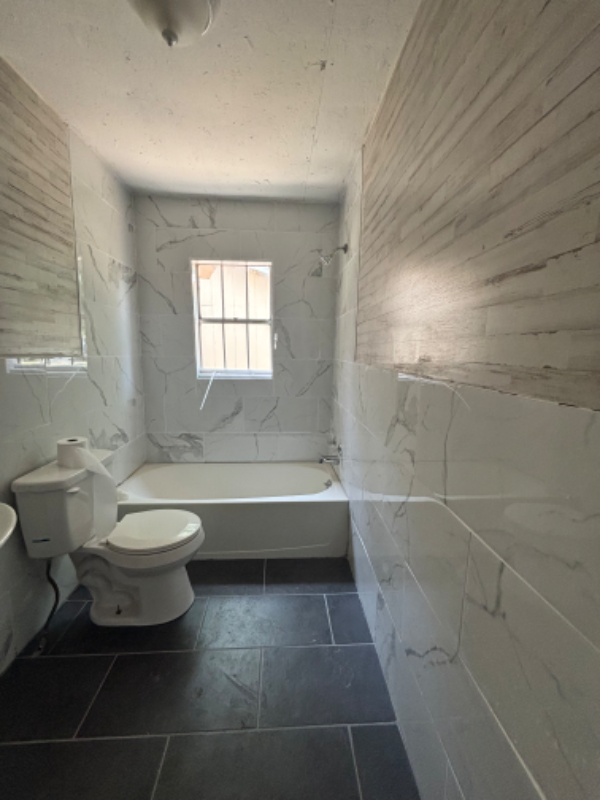 1008 Oneal St - Photo 2 of 10