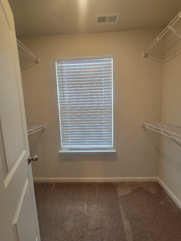 1511 Auckland Ct - Photo 2 of 9