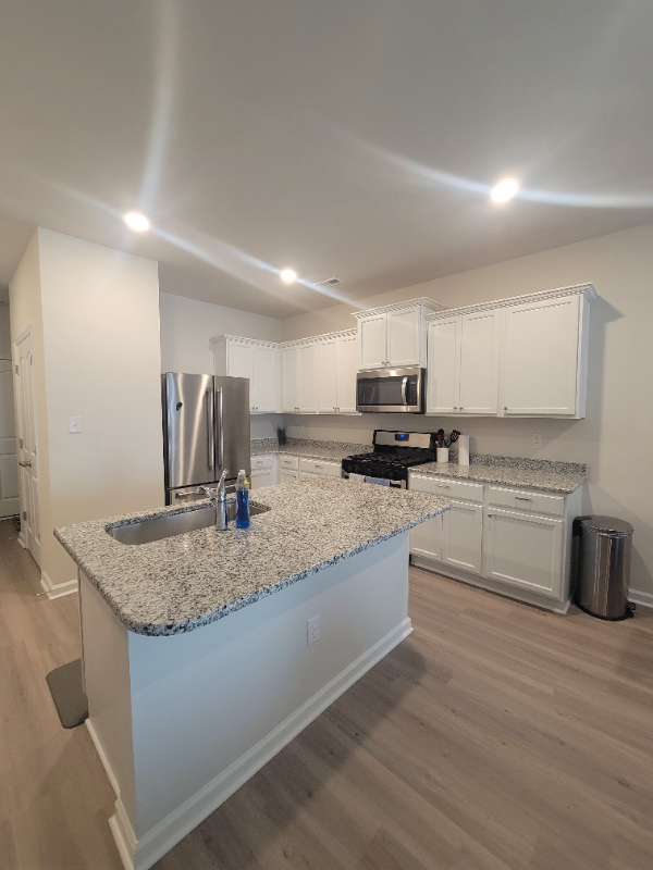 1511 Auckland Ct - Photo 5 of 9