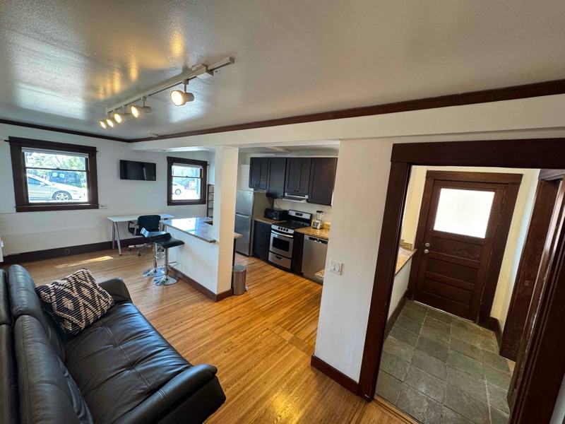 1675 Arch St - Photo 2 of 10