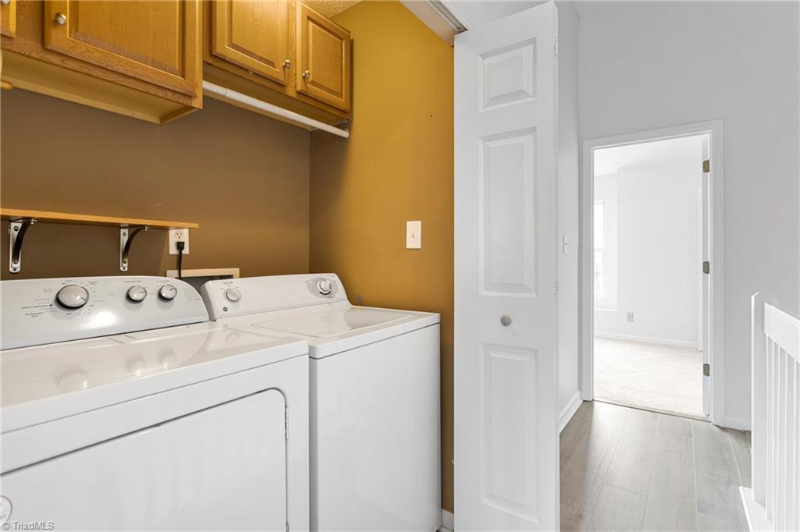 52 Tannenbaum Cir - Photo 3 of 20