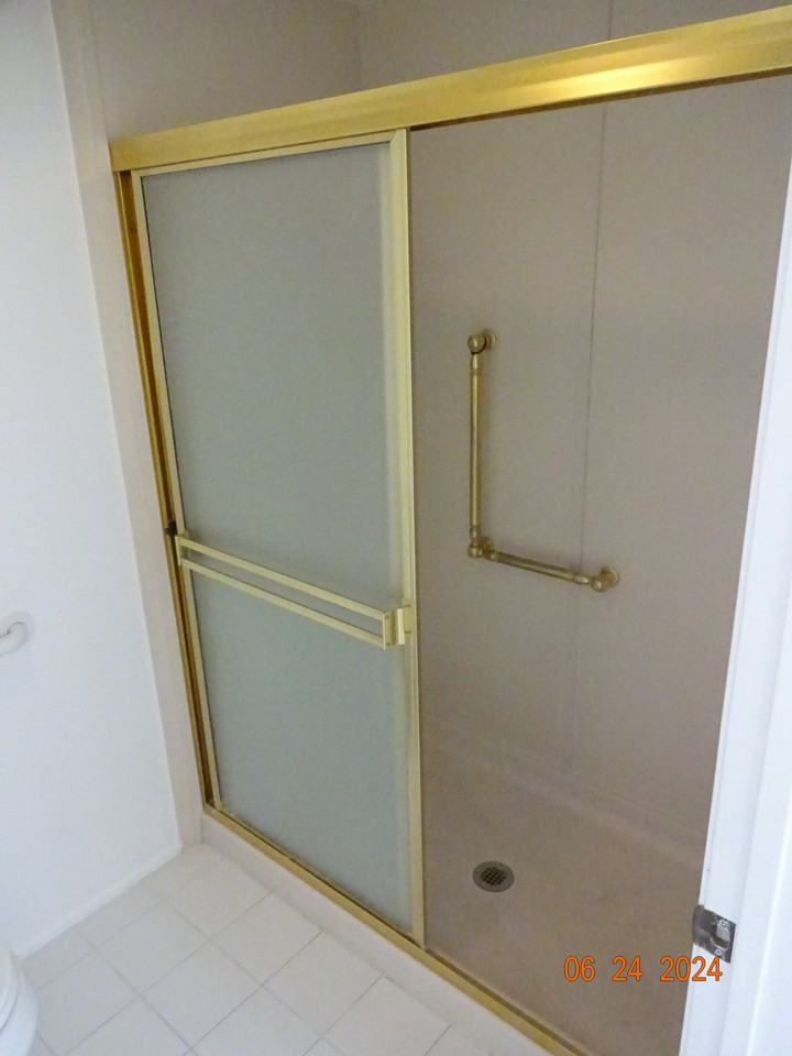 111 E Virginia Ter #111 - Photo 3 of 12