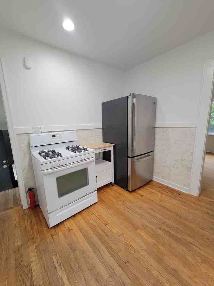 112 Alden St #NA - Photo 6 of 16