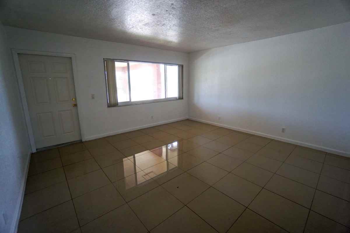 155 Se 5th Ct #22 - Photo 4 of 10