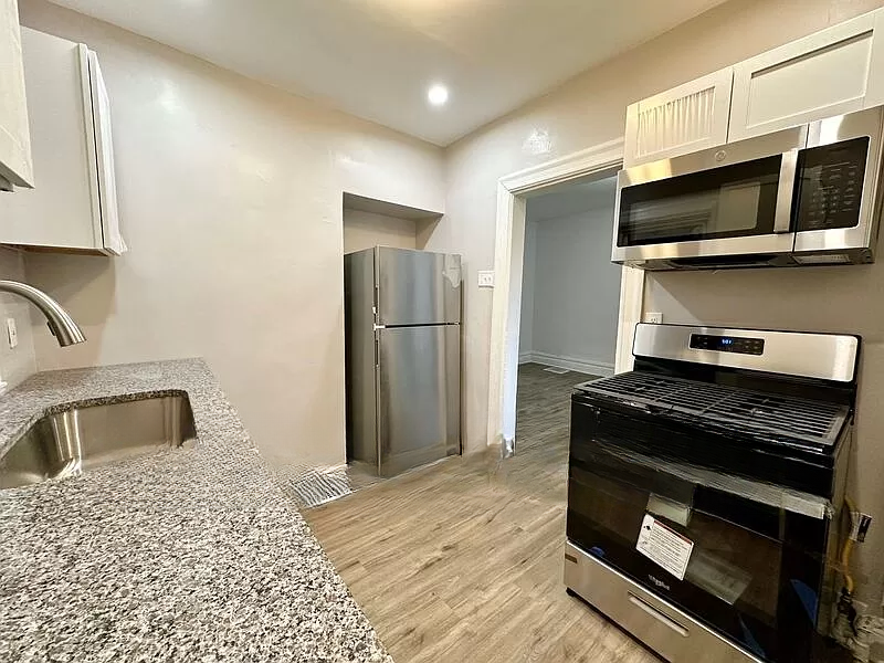 5404 Black St #NA - Photo 7 of 19
