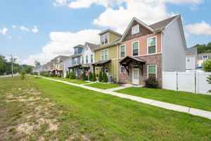 featured image of 1842 Young Rd Se #1842