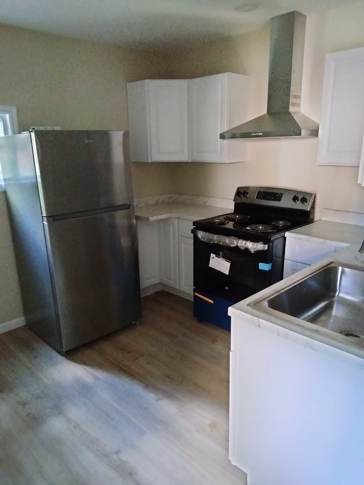 95 Martin Brook St #NA - Photo 5 of 9