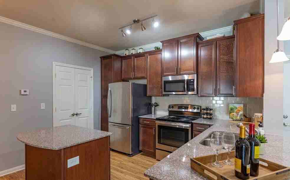 Vintage Crossing - Photo 2 of 27