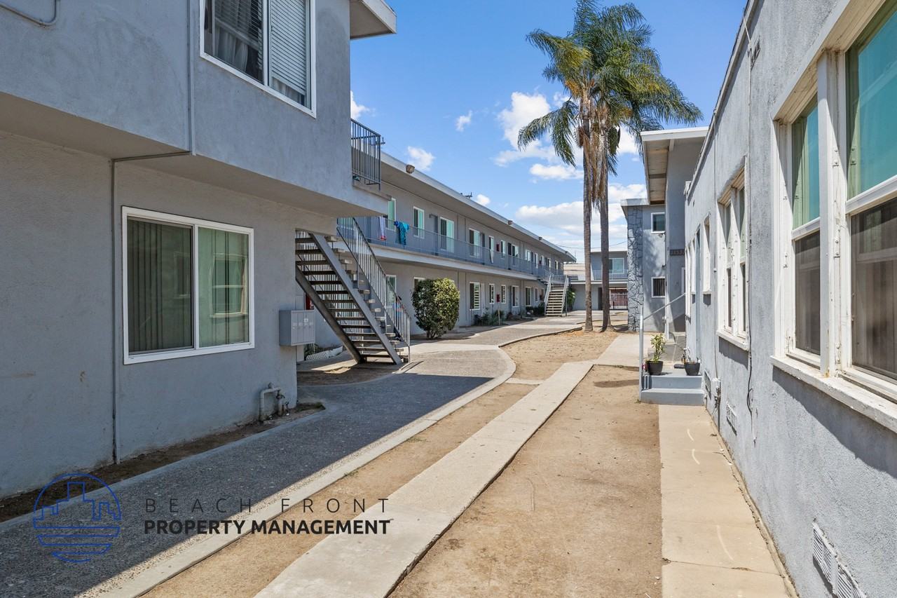 1151-1155 Walnut Ave. - Photo 5 of 22