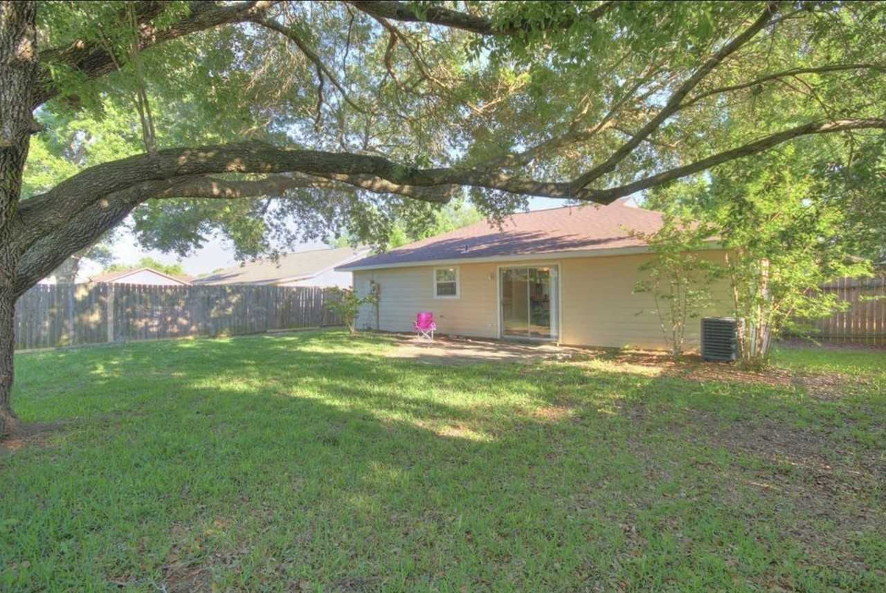 2807 N Brompton Dr. - Photo 3 of 12