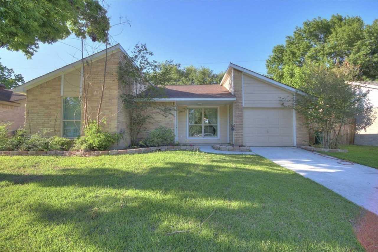 2807 N Brompton Dr. - Photo 5 of 12