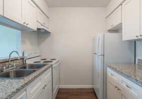 featured image of 401 Lakeview Dr