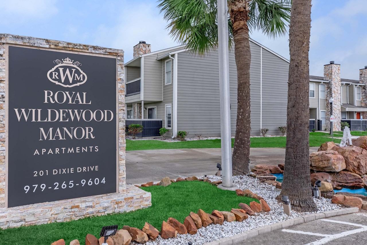 Royal Wildewood Manor Apartments 201 Dixie Dr, Clute, TX 77531 Zumper
