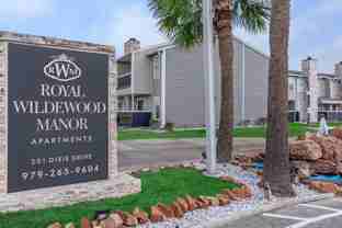 Royal Wildewood Manor Apartments - Photo 1 of 1