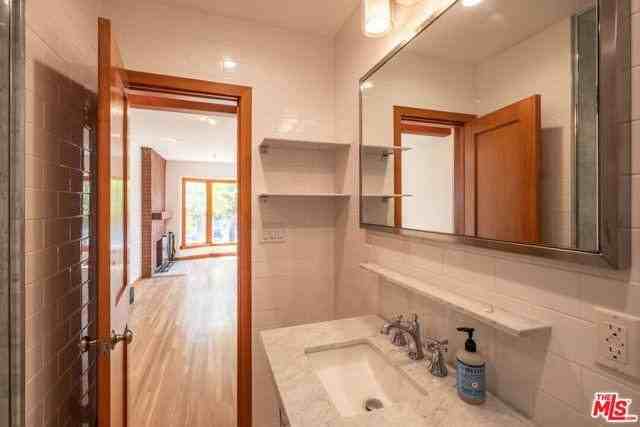 3436 Beethoven St - Photo 2 of 8