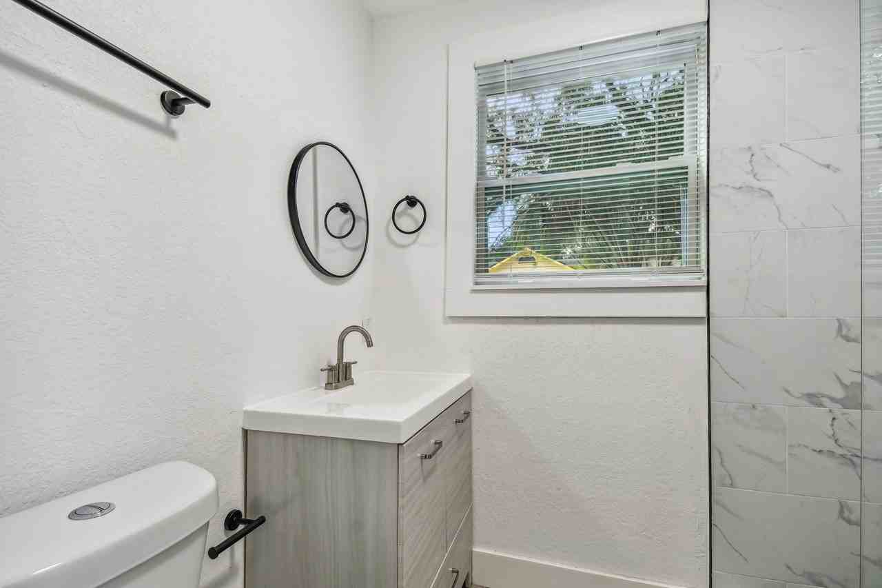 16th Avenue South - Photo 7 of 38