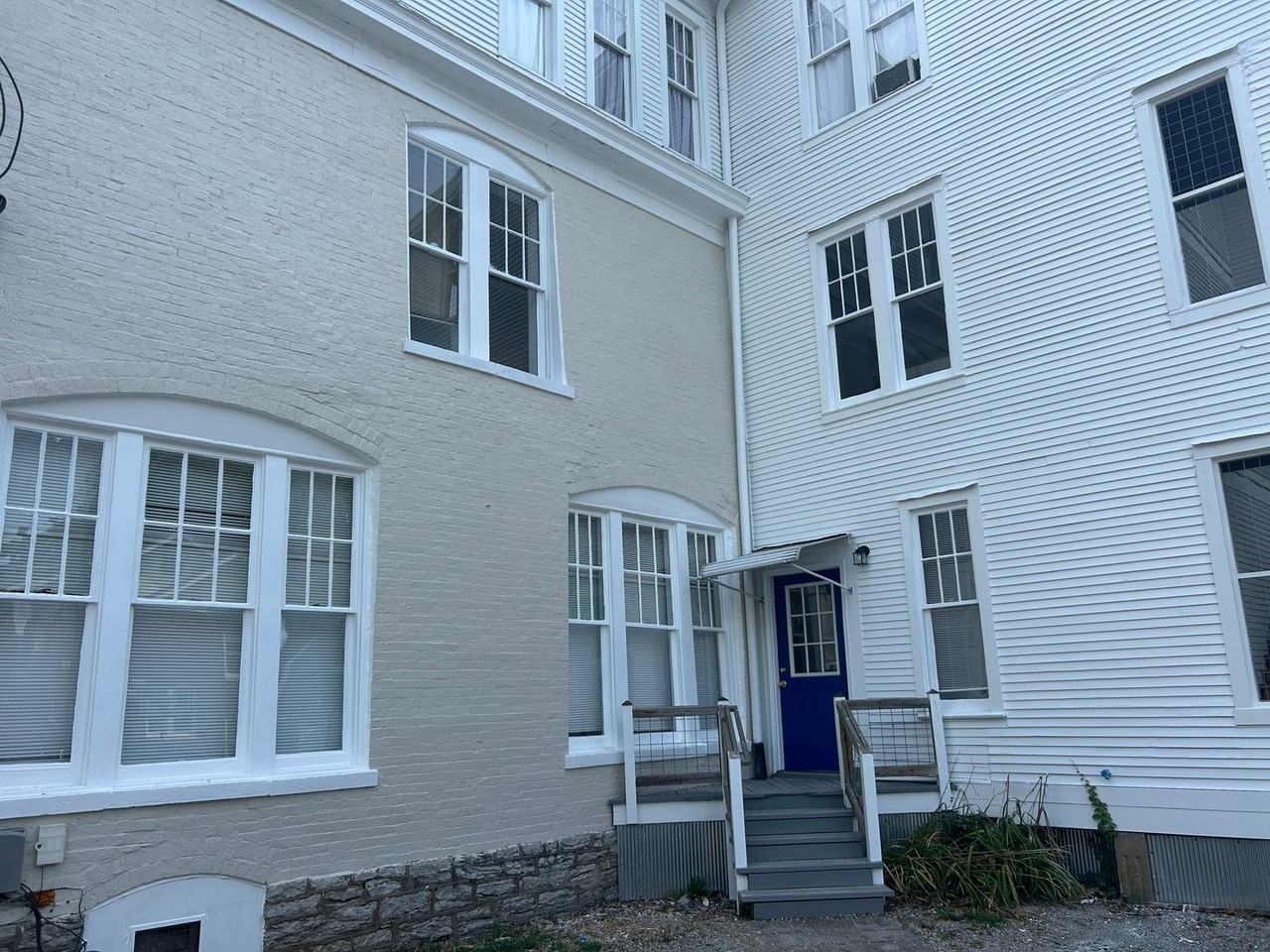 418 E Maxwell St - Photo 3 of 14