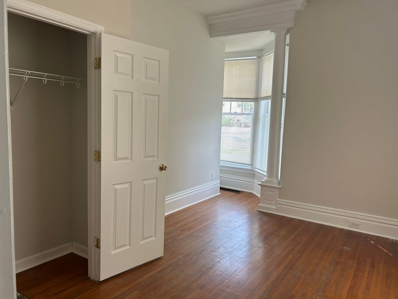 418 E Maxwell St - Photo 5 of 14