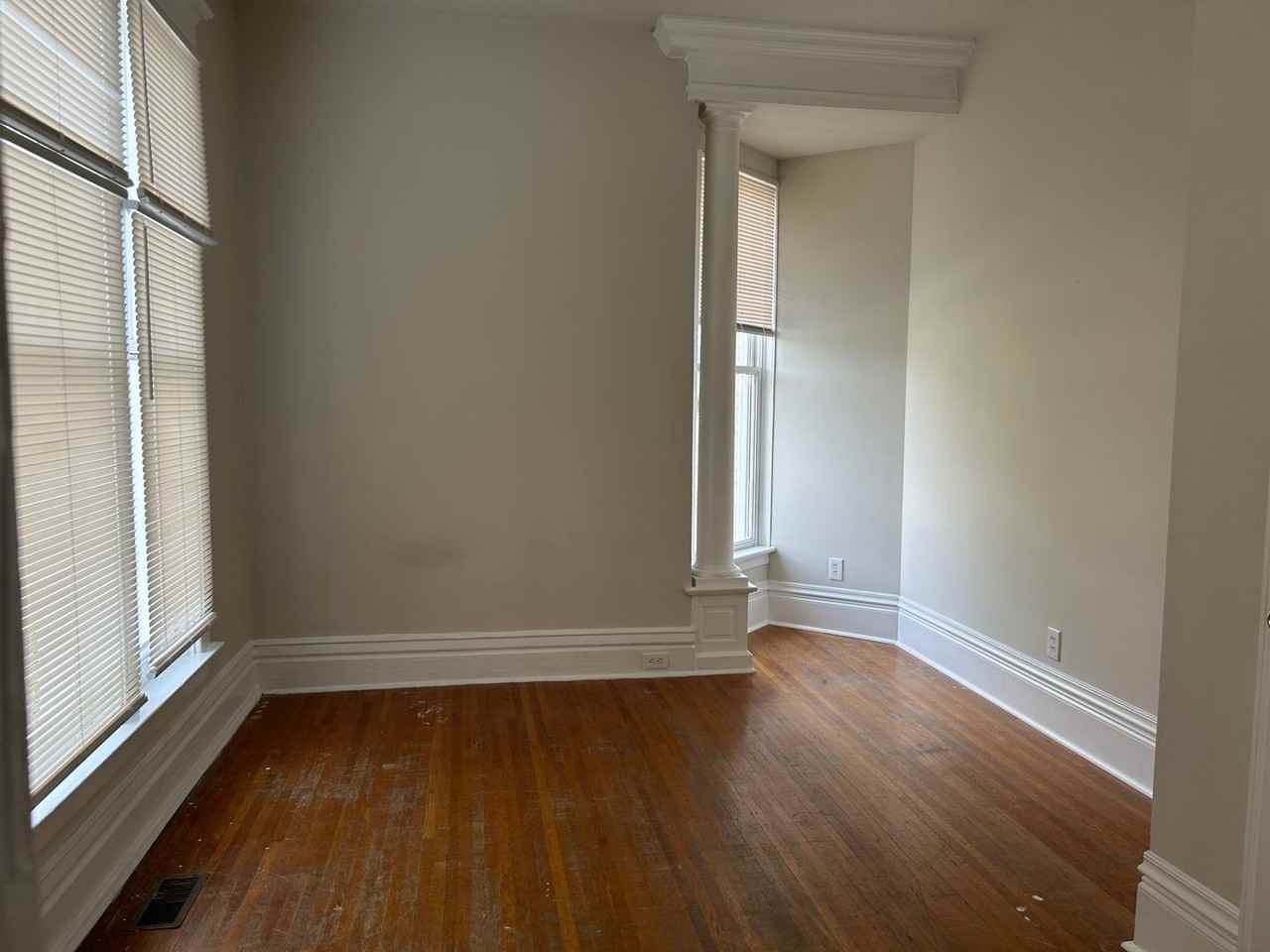 418 E Maxwell St - Photo 6 of 14