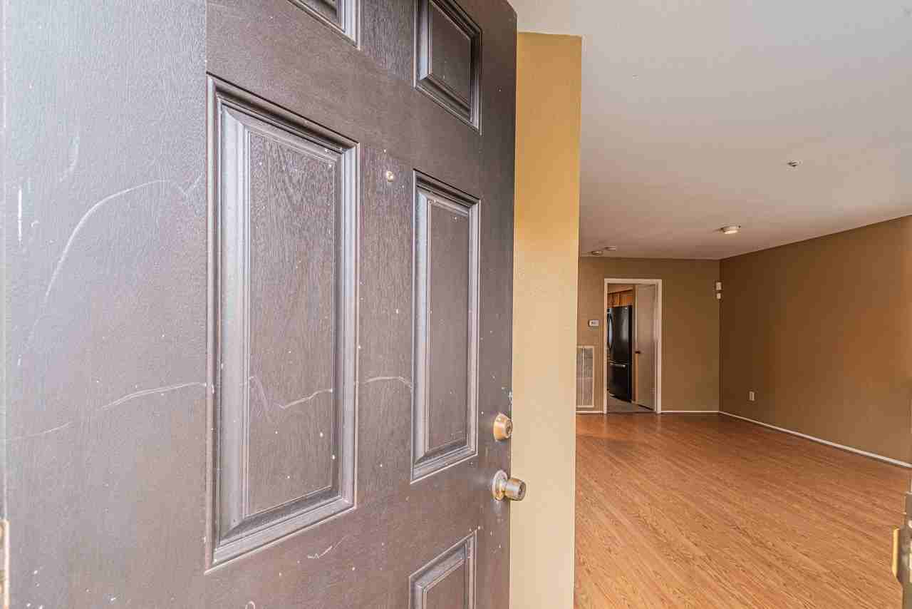 7817 Bateman Ln - Photo 3 of 19