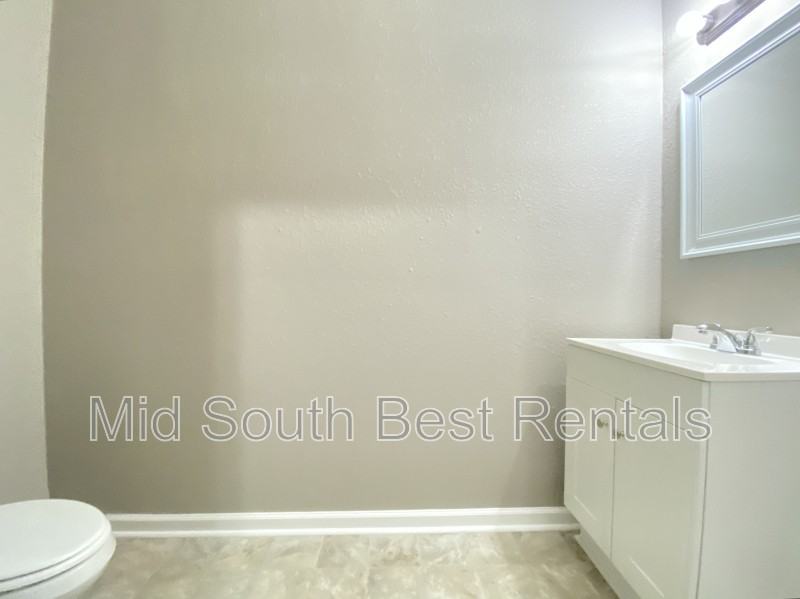 2715 Marshall St - Photo 4 of 8