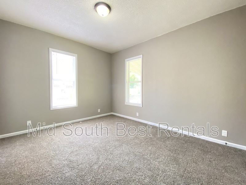 2715 Marshall St - Photo 5 of 8