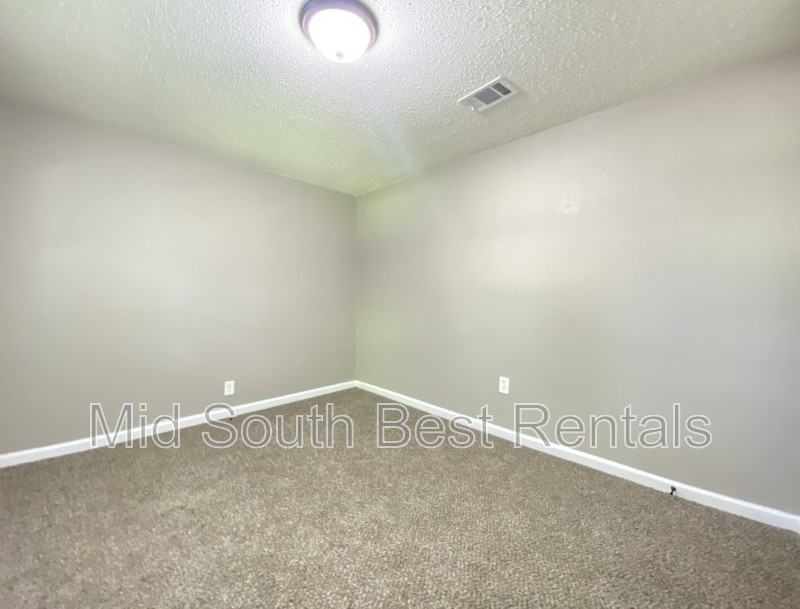 2715 Marshall St - Photo 7 of 8