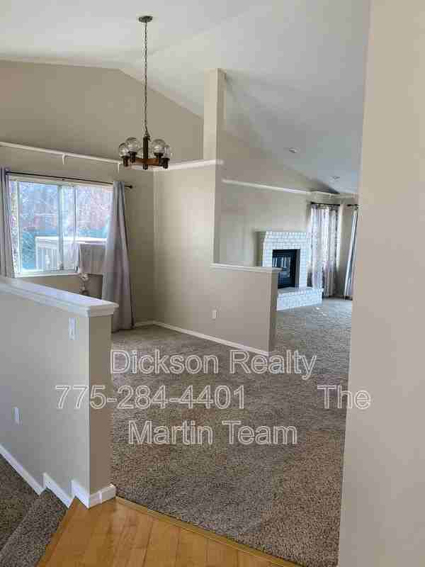 1911 Canyon Ridge Dr - Photo 2 of 19