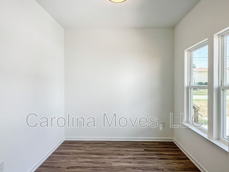 707 W Parker Rd #A - Photo 3 of 17