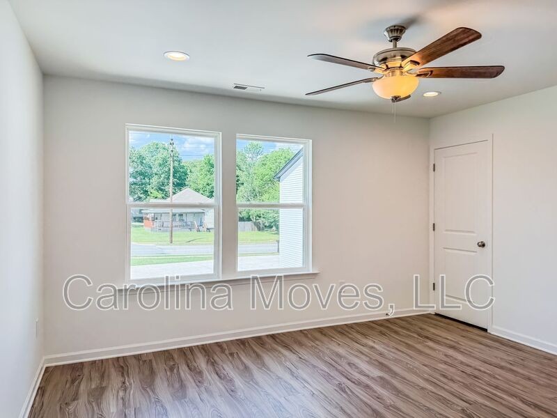 707 W Parker Rd #A - Photo 7 of 17