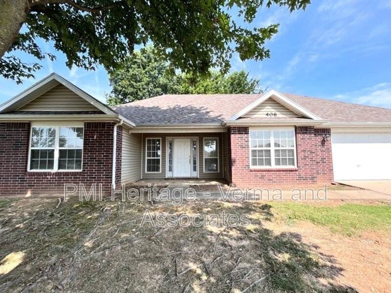 406 Emerald St - Photo 3 of 25