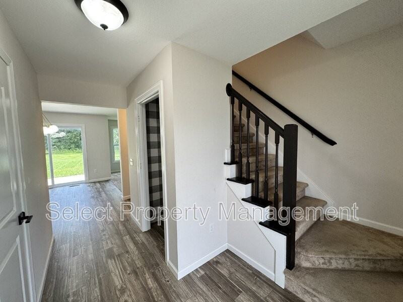 2239 Rittenhouse Pl - Photo 2 of 26