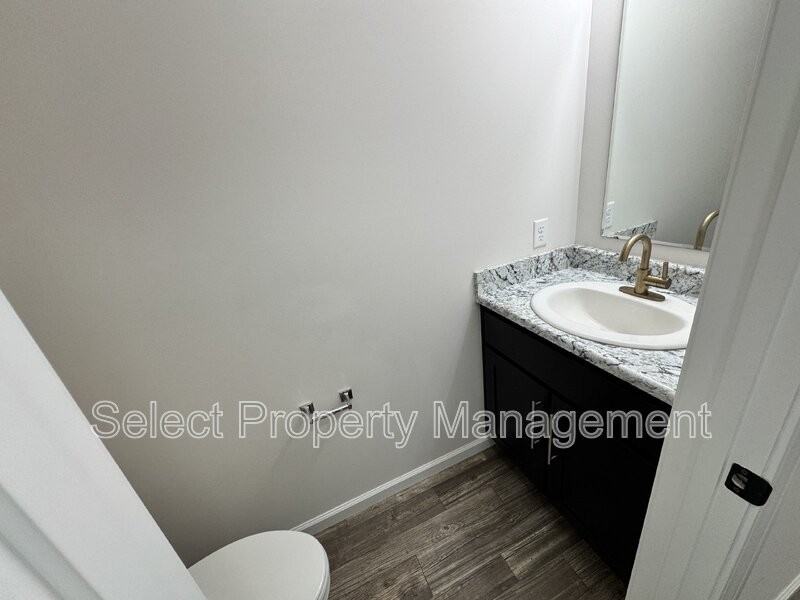 2239 Rittenhouse Pl - Photo 3 of 26