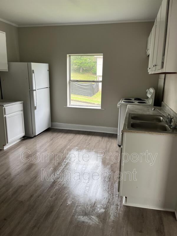 1434 Thomason Ave - Photo 5 of 18