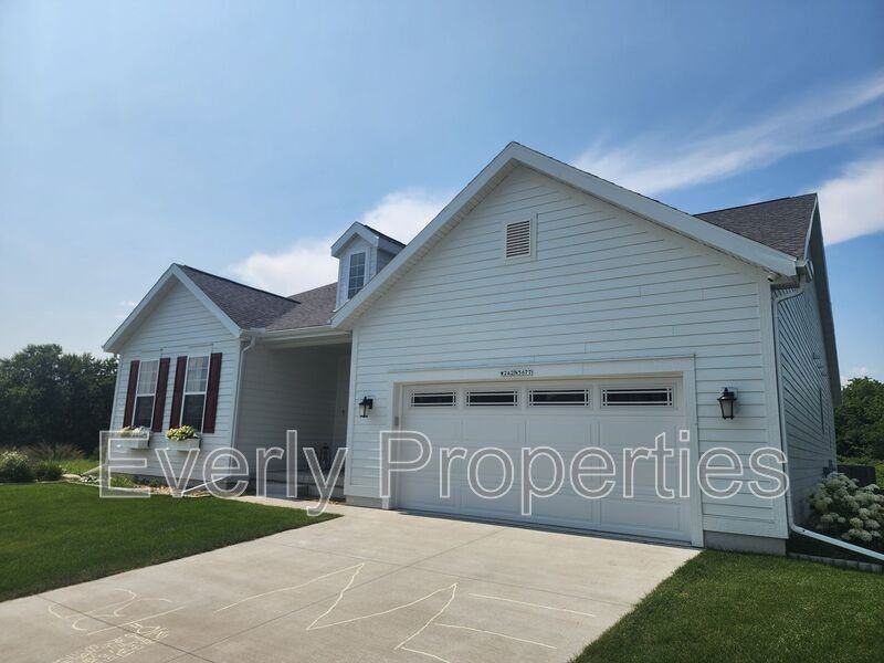 W242N5677 Peppertree Dr W - Photo 3 of 47