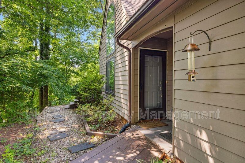 1676 Royal Oak Ct - Photo 2 of 36