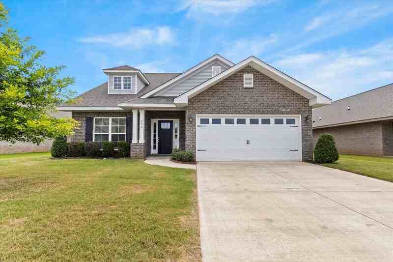 292 Abercorn Dr - Photo 2 of 15