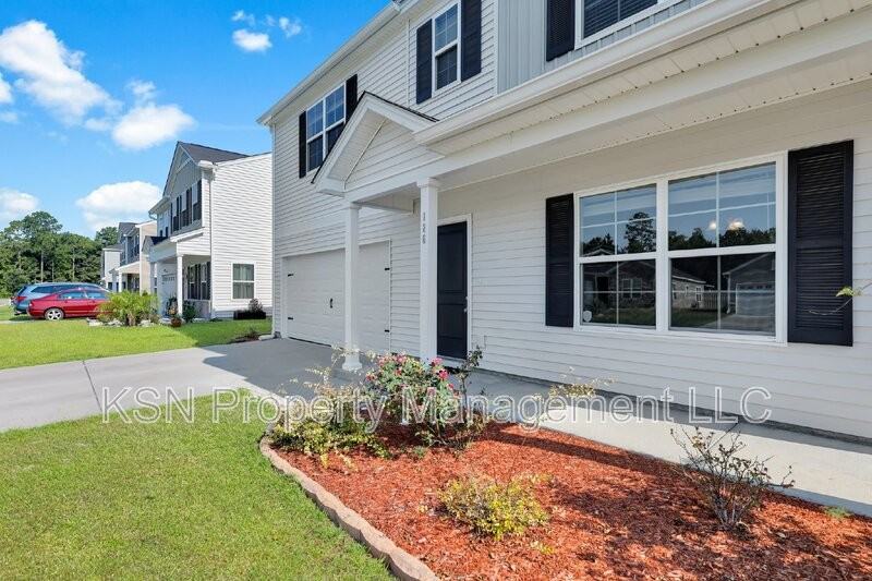 126 Riverwood Rd - Photo 2 of 42