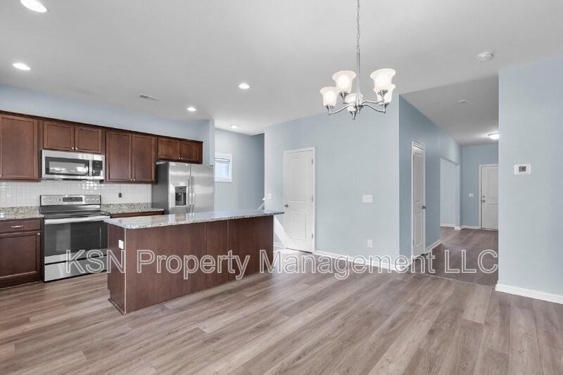 126 Riverwood Rd - Photo 5 of 42