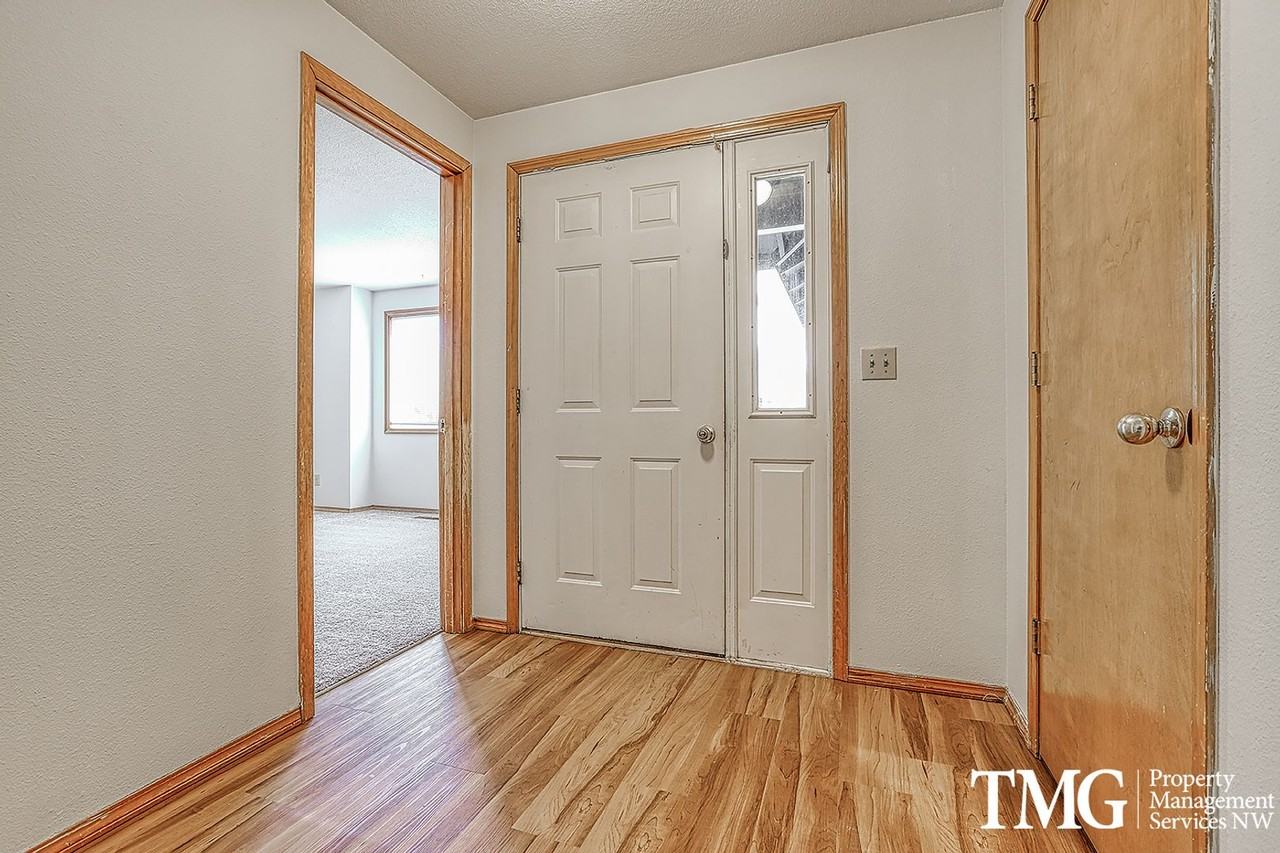 2712 Ne 146th Ct - Photo 3 of 24