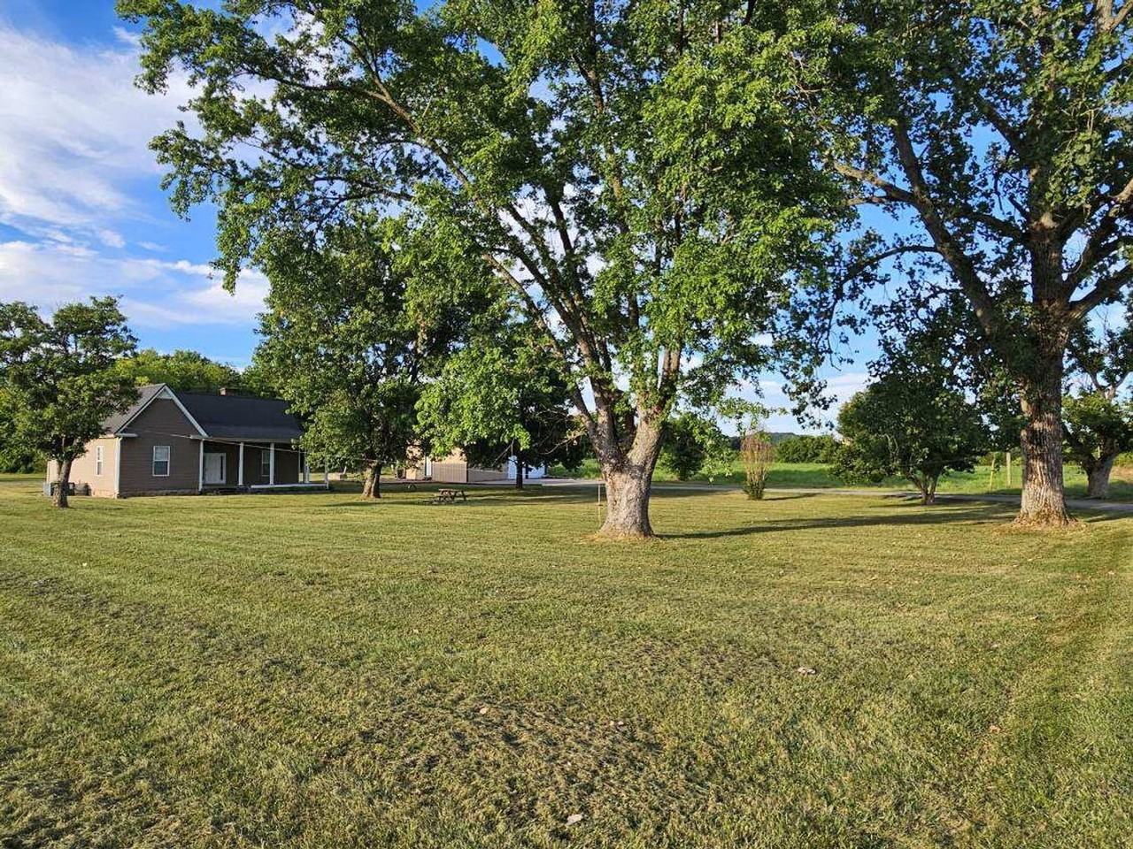 10252 King Rd - Photo 3 of 45