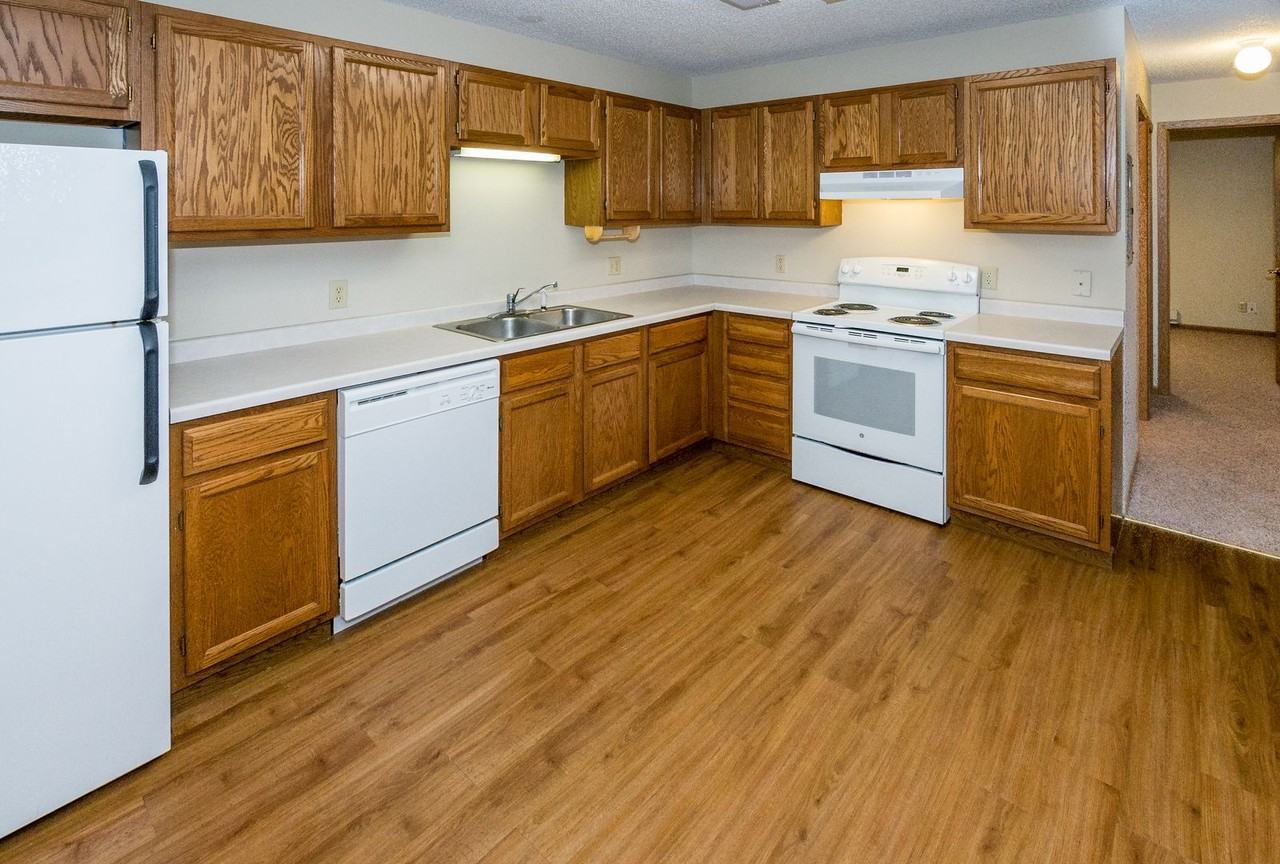 Pine Ridge Apartments - Photo 3 of 18