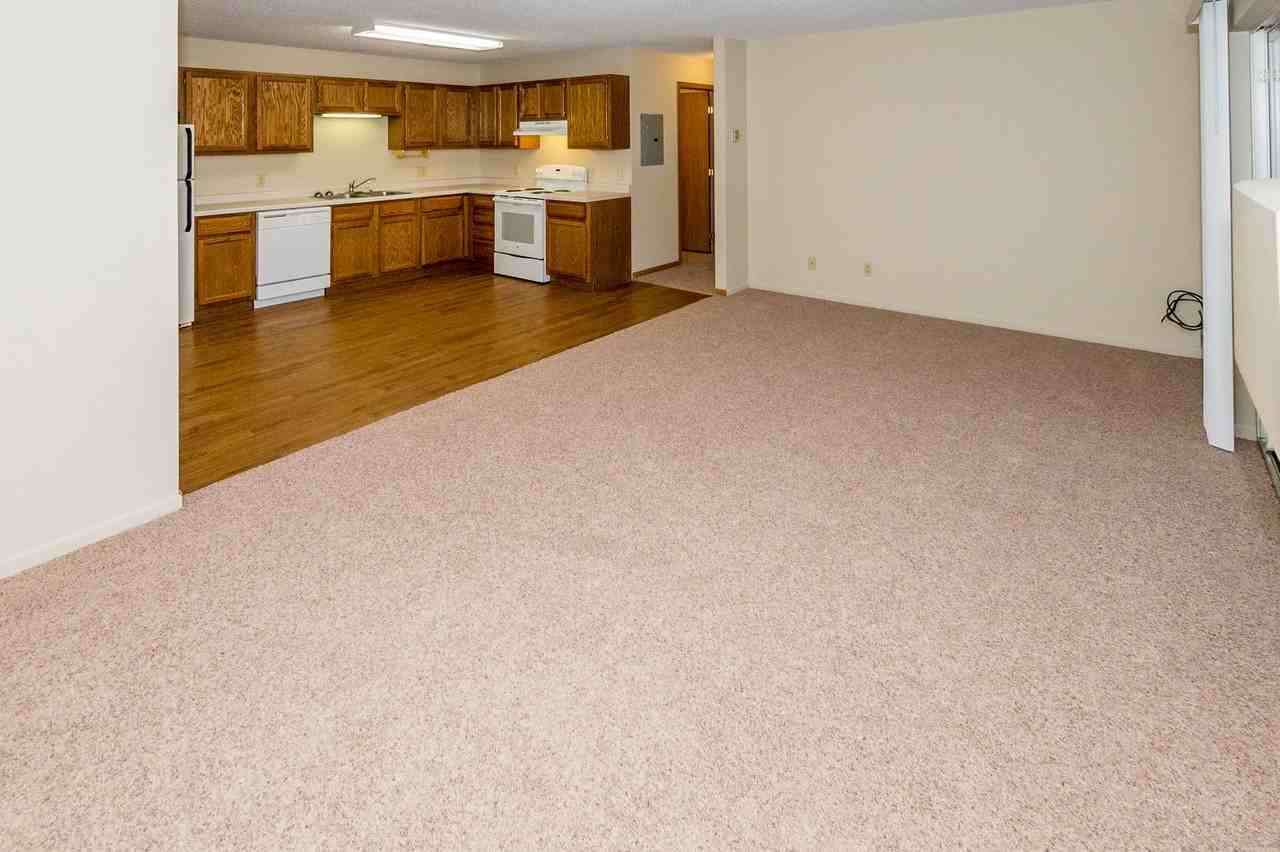 Pine Ridge Apartments - Photo 5 of 19