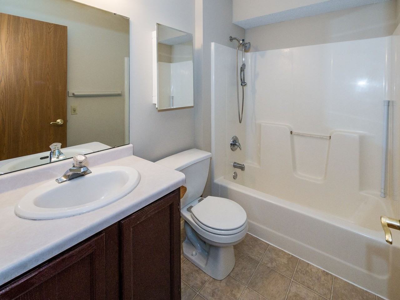 Pine Ridge Apartments - Photo 6 of 19