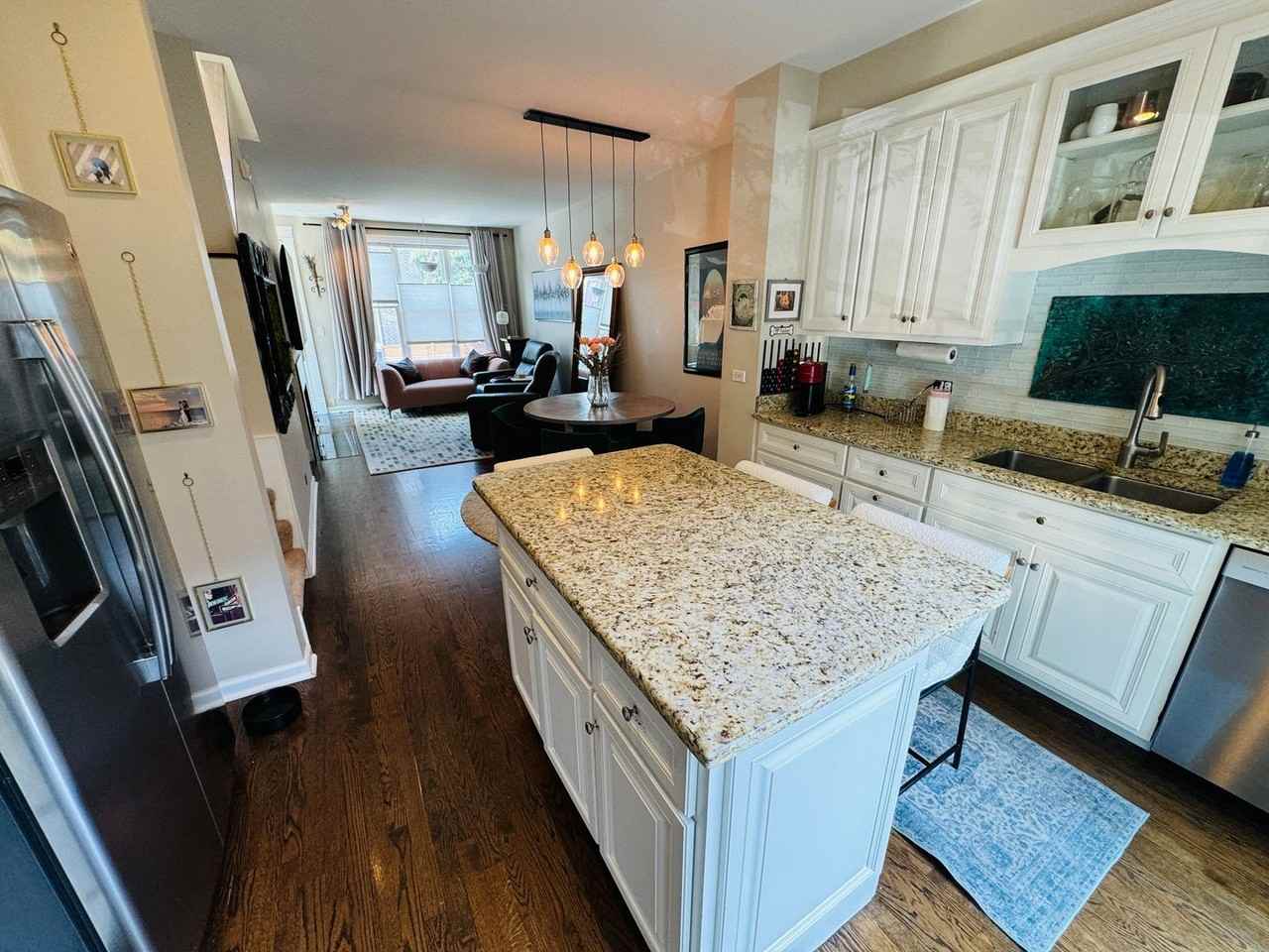 2001 N Honore St #A - Photo 4 of 19