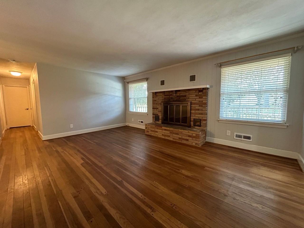 3301 Brookside Ln - Photo 6 of 19
