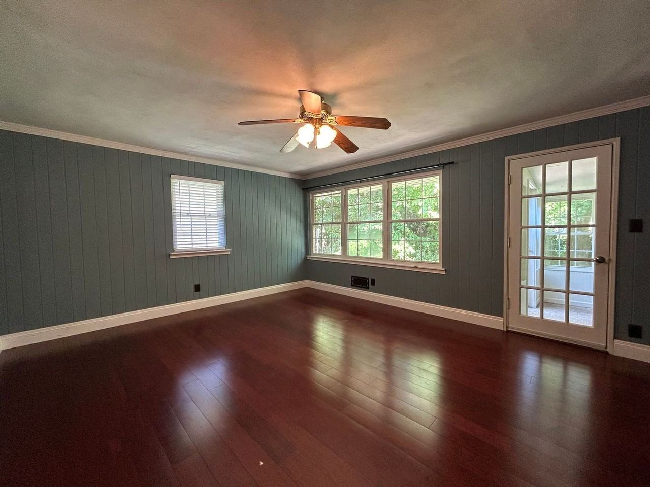 3301 Brookside Ln - Photo 7 of 19