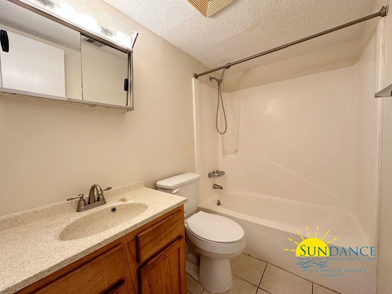 709 Green St Apt A - Photo 6 of 10