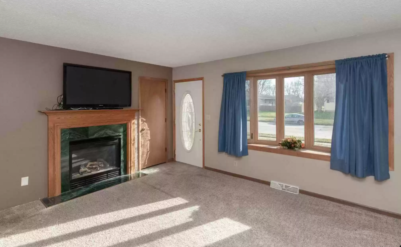 4813 52nd Ave - Photo 3 of 13